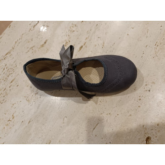 Mercedita Lazo Gris