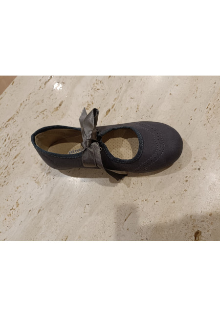 Mercedita Lazo Gris