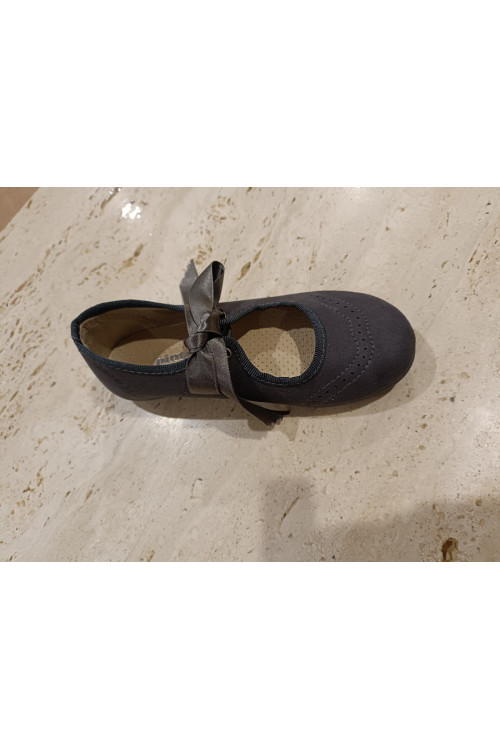 Mercedita Lazo Gris